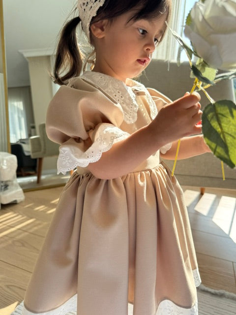 Atelier Des Reves Beige Colored Lace Collar Dress